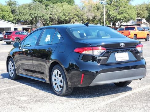 Used 2026 Toyota Corolla LE FWD image 3