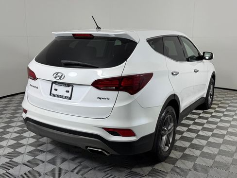 Used 2018 Hyundai Santa Fe Sport w/ Winter Weather Package FWD image 5