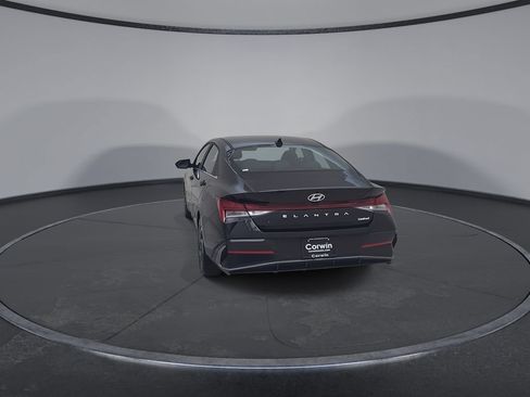 Used 2025 Hyundai Elantra Limited FWD image 14