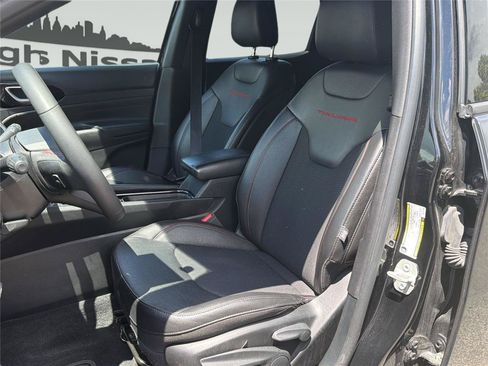Used 2024 Jeep Compass Trailhawk AWD/4WD image 10