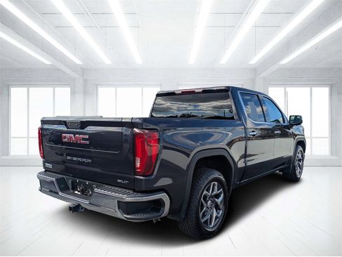 Used 2023 GMC Sierra 1500 SLT image 3