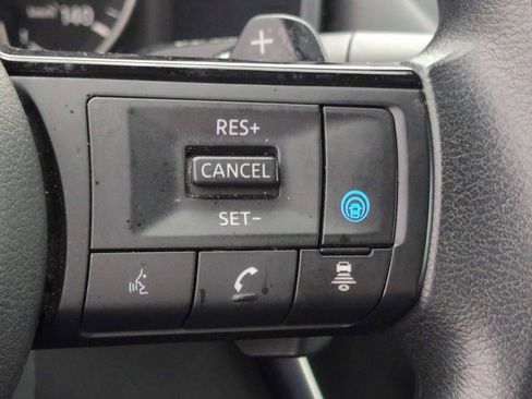 Used 2023 Nissan Rogue SV image 23