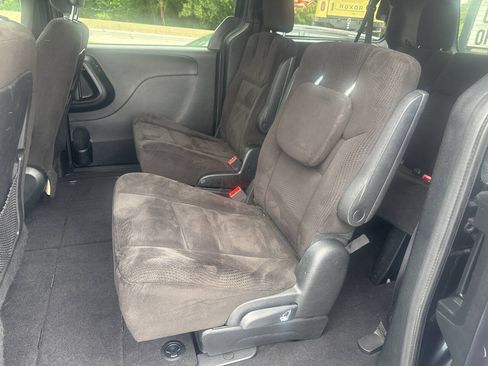 Used 2014 Dodge Grand Caravan SE FWD image 20