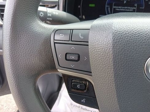 Used 2025 Toyota Camry LE FWD image 18