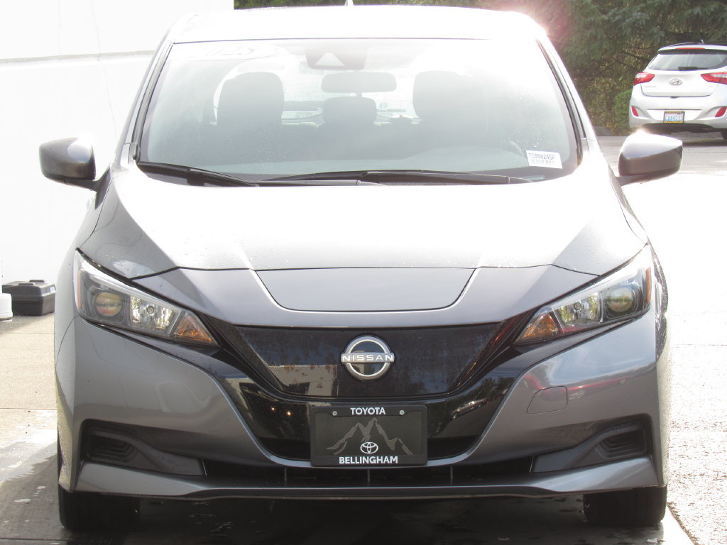 Used 2025 Nissan Leaf S FWD image 3