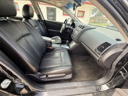 Used 2011 Nissan Altima 3.5 SR w/ 3.5SR Premium Pkg FWD image 14