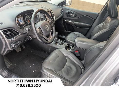 Used 2021 Jeep Cherokee Limited image 11