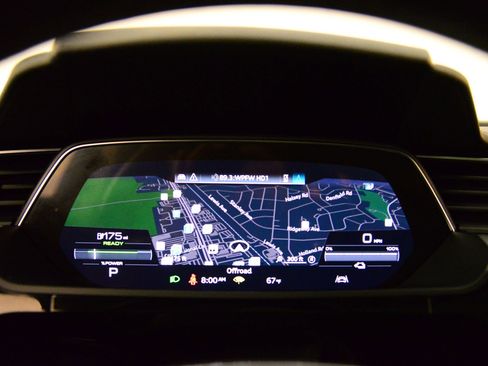 Certified 2021 Audi e-tron Premium image 32