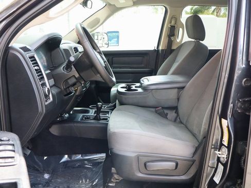 Used 2015 RAM 3500 Tradesman w/ Chrome Appearance Group image 18