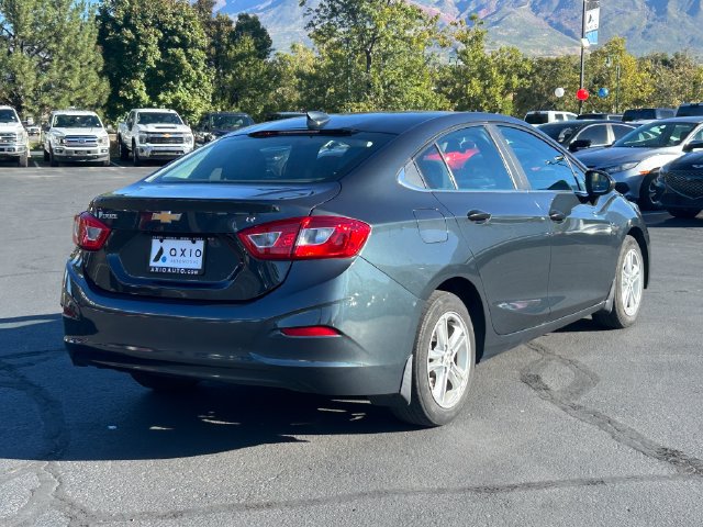 Used 2017 Chevrolet Cruze LT FWD image 3