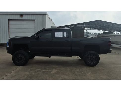 Used 2019 Chevrolet Silverado 2500 LTZ w/ Duramax Plus Package image 7
