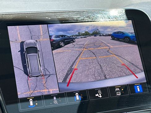 Certified 2023 Chevrolet Equinox Premier image 30