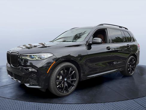 Used 2022 BMW X7 M50i w/ Dynamic Handling Package AWD/4WD image 2