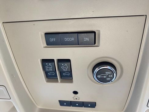 Used 2015 GMC Yukon XL Denali w/ Touring Package image 45