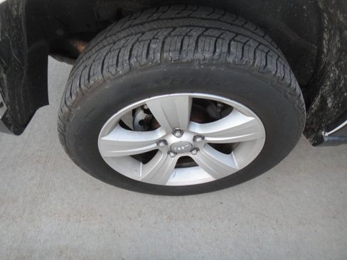 Used 2014 Jeep Patriot Latitude w/ Sun/Sound Group image 19