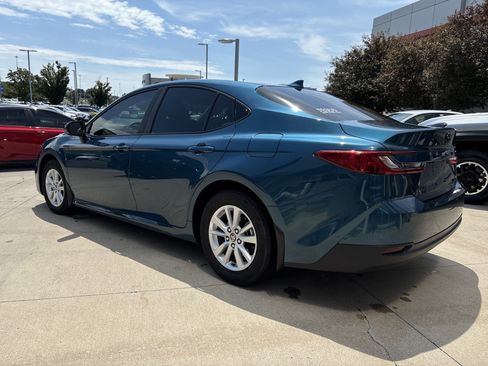 Used 2025 Toyota Camry LE w/ Convenience Package AWD/4WD image 7