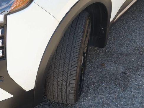 Used 2025 Nissan Kicks SR w/ SR Premium Package FWD image 51
