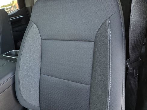 Used 2023 Chevrolet Silverado 1500 LT Trail Boss w/ LPO, Dark Essentials Package image 15