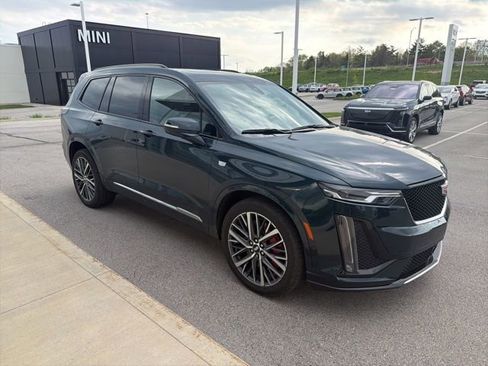 Used 2024 Cadillac XT6 Sport w/ Technology Package AWD/4WD image 4