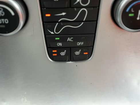 Used 2011 Volvo C70 T5 FWD image 25
