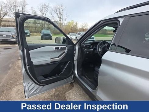 Certified 2024 Ford Explorer XLT w/ Equipment Group 202A AWD/4WD image 17