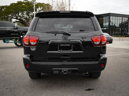 Used 2022 Toyota Sequoia TRD Sport image 9