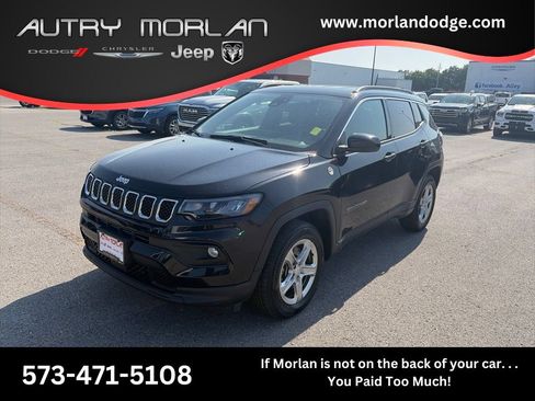 Used 2024 Jeep Compass Latitude AWD/4WD image 1