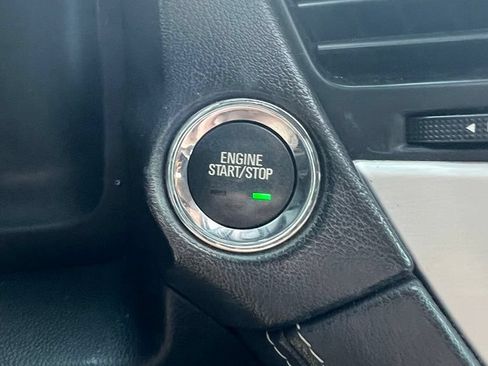 Used 2018 GMC Yukon SLT AWD/4WD image 11