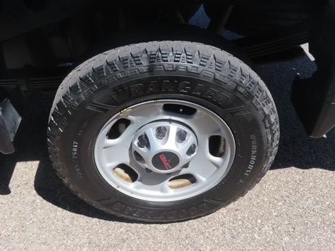 Used 2023 GMC Sierra 2500 Pro w/ Convenience Package AWD/4WD image 14