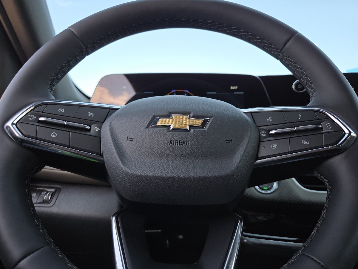 New 2027 Chevrolet Equinox LT w/ Convenience Package II AWD/4WD image 32