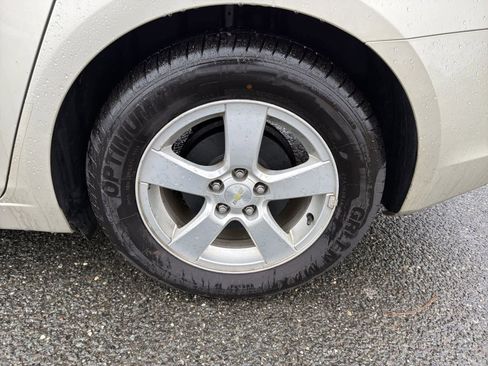 Used 2016 Chevrolet Cruze LT image 21