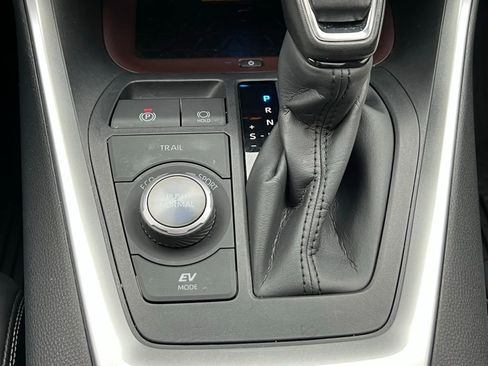 Used 2023 Toyota RAV4 Limited image 37
