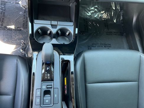 Used 2025 Toyota Prius XLE AWD/4WD image 23