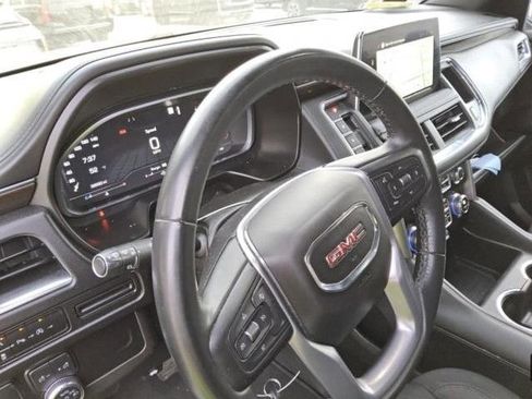 Used 2023 GMC Yukon SLE w/ Gmc Pro Safety Plus Package image 5