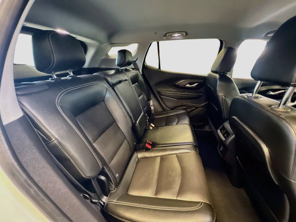 Used 2024 GMC Terrain SLT AWD/4WD image 24