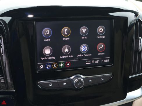 Used 2023 Chevrolet Traverse LS image 27