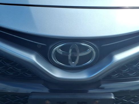 Used 2019 Toyota Camry XSE FWD image 11