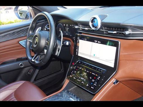 Used 2023 Maserati Grecale GT image 11