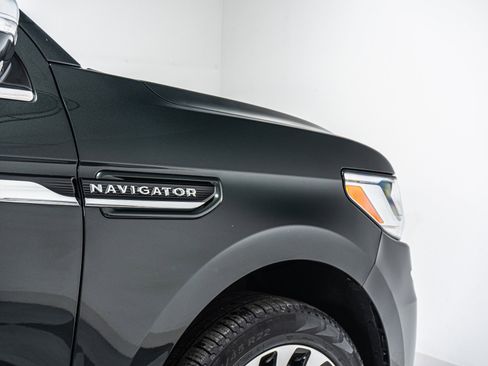 Used 2022 Lincoln Navigator Black Label image 39