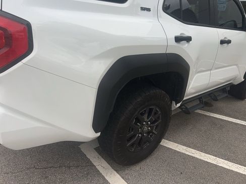 Used 2025 Toyota 4Runner SR5 AWD/4WD image 7