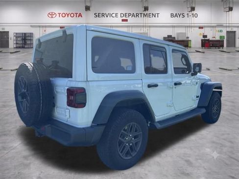 Used 2024 Jeep Wrangler Unlimited Sport AWD/4WD image 7