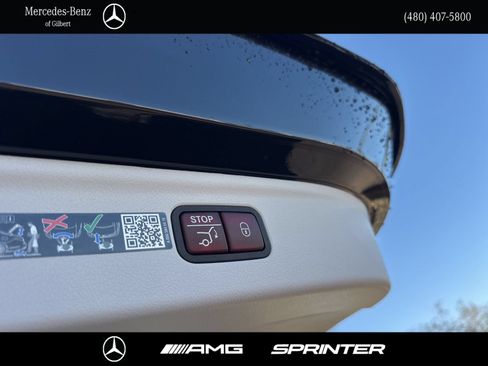 New 2026 Mercedes-Benz EQE 320 4MATIC SUV image 8