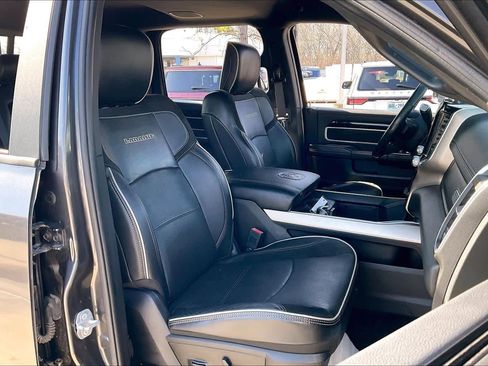 Used 2019 RAM 2500 Laramie image 9