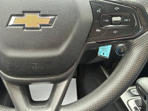 Used 2024 Chevrolet Trax LS w/ LS Convenience Package FWD image 16
