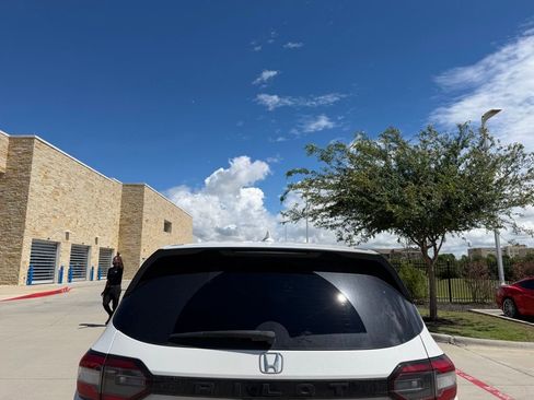 Used 2024 Honda Pilot EX-L image 4