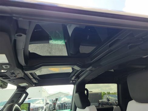 New 2025 GMC Hummer EV 2X image 29