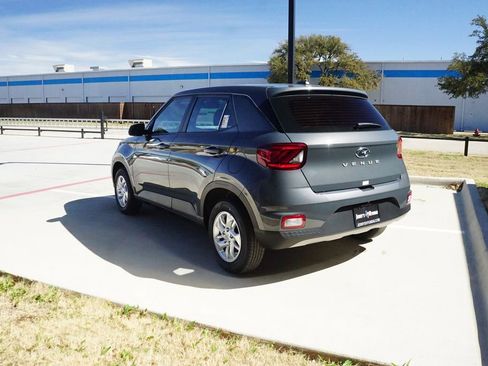 New 2026 Hyundai Venue SE image 5