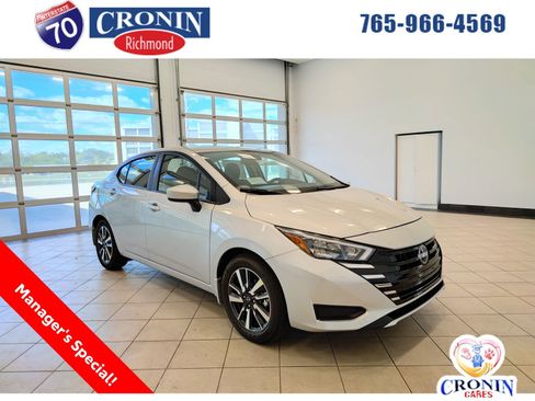 New 2025 Nissan Versa SV w/ Trunk Package FWD image 1