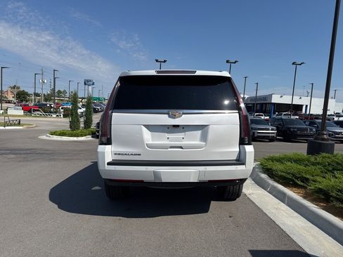 Used 2020 Cadillac Escalade Premium Luxury image 10