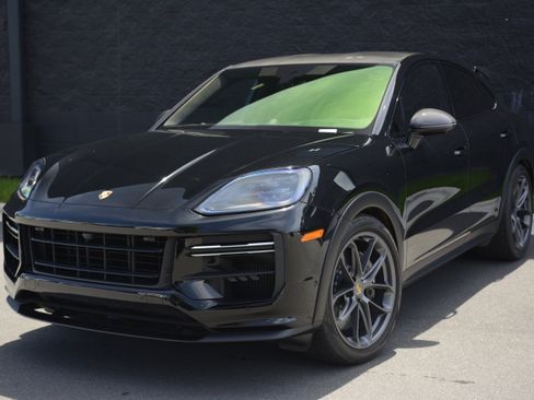 Certified 2024 Porsche Cayenne Turbo GT AWD/4WD image 38